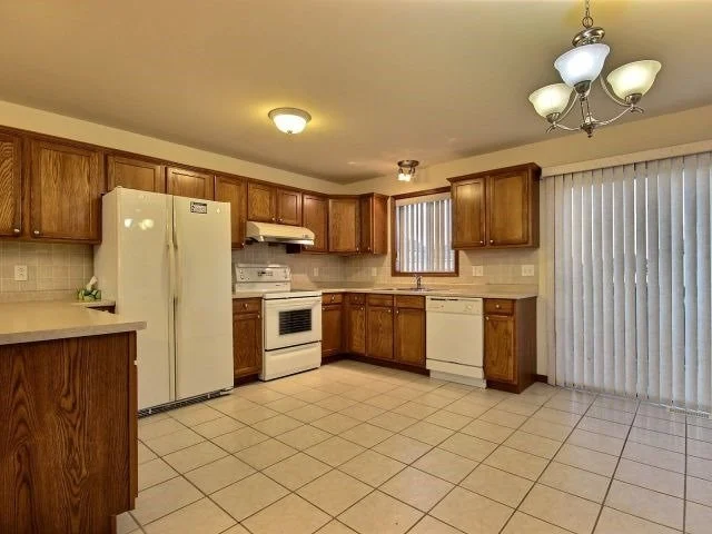 2260 Curry Avenue Interior